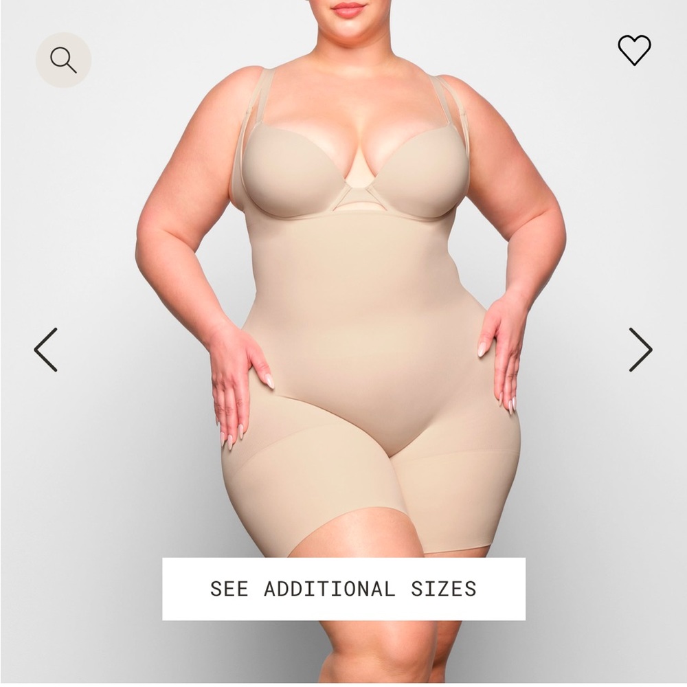 SKIMS BUTT LIFTING OPEN BUST BODYSUIT NWOT